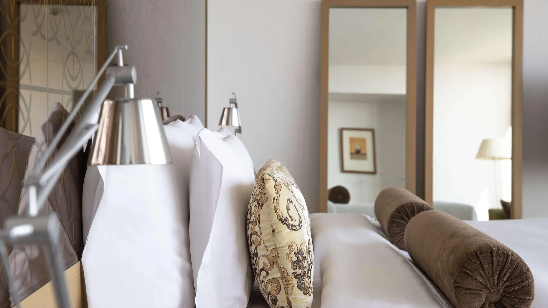 ホテル Conrad Abu Dhabi Etihad Towers 5*,