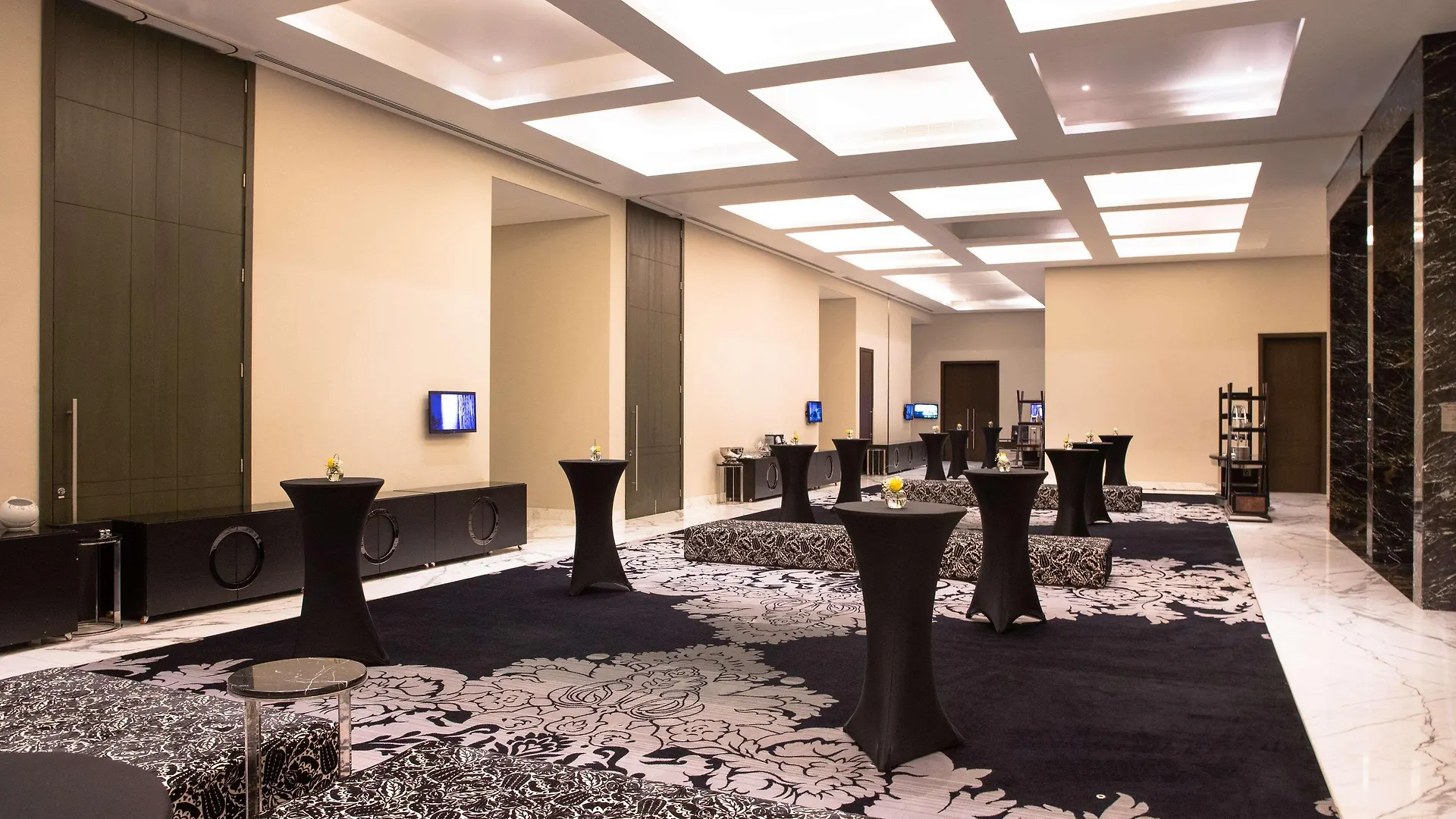 Conrad Abu Dhabi Etihad Towers Hotel 5*,